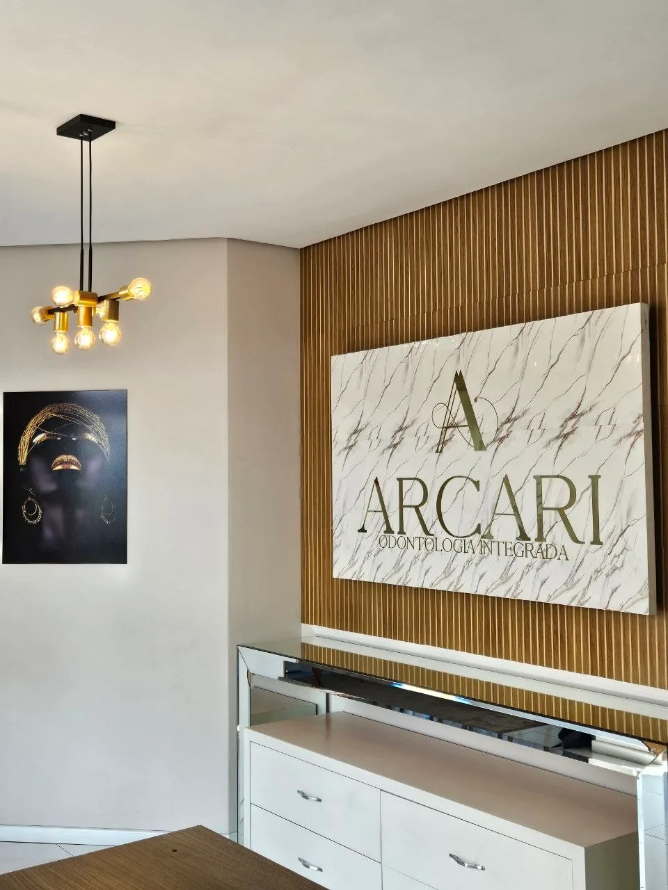 Ambiente interno de atendimento da Arcari